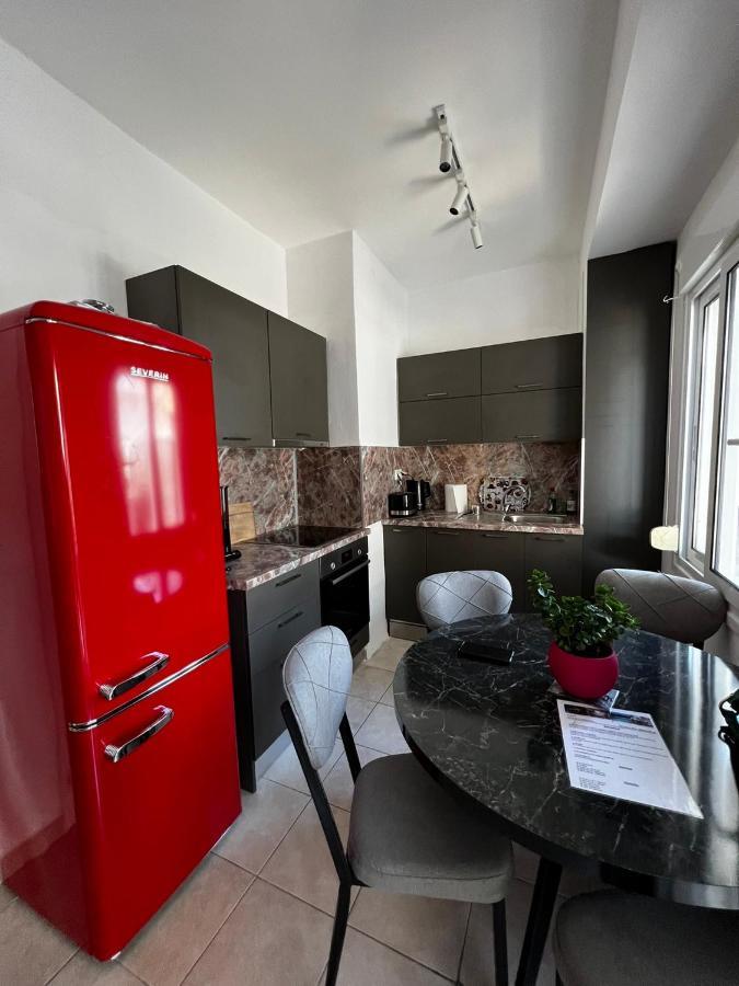 Kouros Center V Apartment
